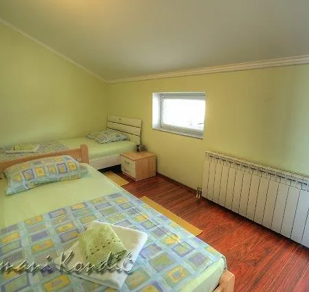 Kondic Apartment Omisalj